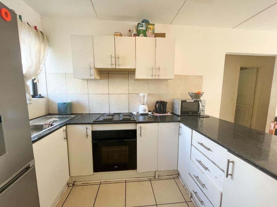 2 Bedroom Property for Sale in Maitland Western Cape
